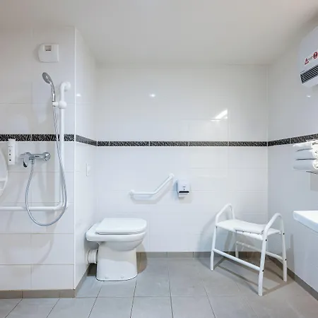 Hotel Ace Bordeaux-cestas 3*