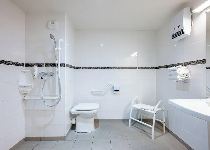 Hotel Ace Bordeaux-cestas 3*